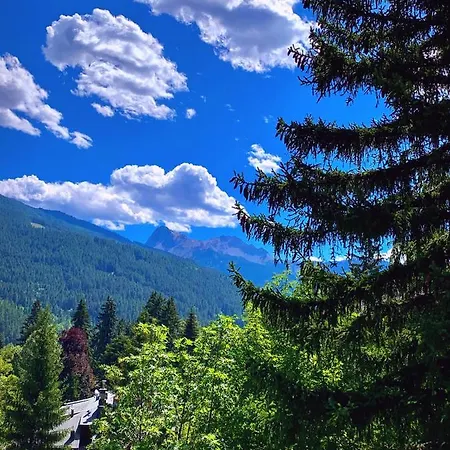 Elegante Trilocale Con Garage, Terrazzo E Vista Montagne Apartmán