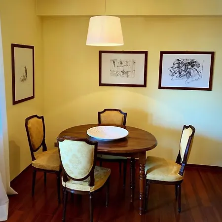 Elegante Trilocale Con Garage, Terrazzo E Vista Montagne