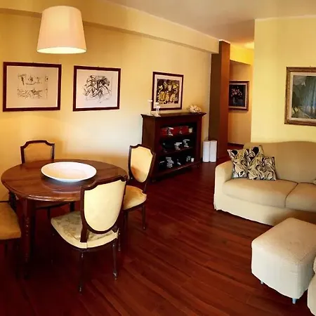 Elegante Trilocale Con Garage, Terrazzo E Vista Montagne Apartment *