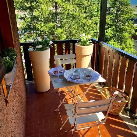 Elegante Trilocale Con Garage, Terrazzo E Vista Montagne Apartament